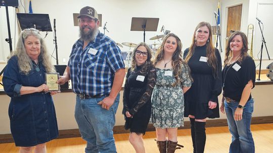 Collinsville Chamber banquet raises money, celebrates local businesses