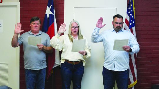 Collinsville council members sworn into office