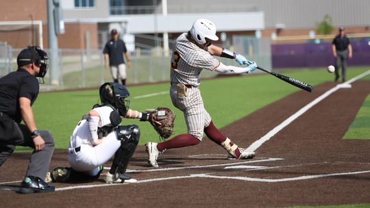 Collinsville outlasts Crawford in battle of Pirates, on to regional final