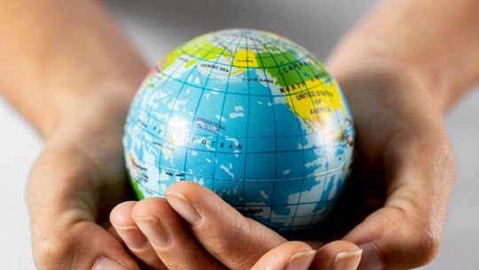 Foreign exchange student program seeks host families