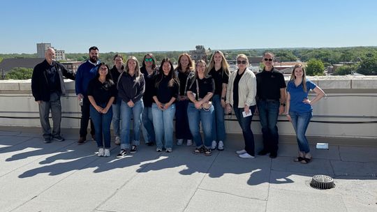 G’ville Chamber Leadership Class completes bench, library project