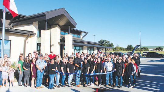 Hundreds attend First State Bank grand opening