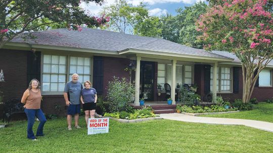 Keep Whitesboro Beautiful awards Yard of the Month
