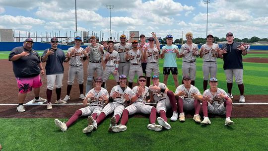Pirates advance to 4th straight State semifinal