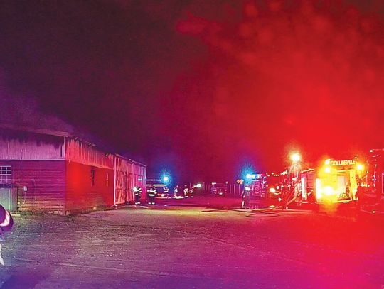 Fire destroys warehouse