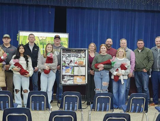 WISD names finalists, winner of Christmas card design contest