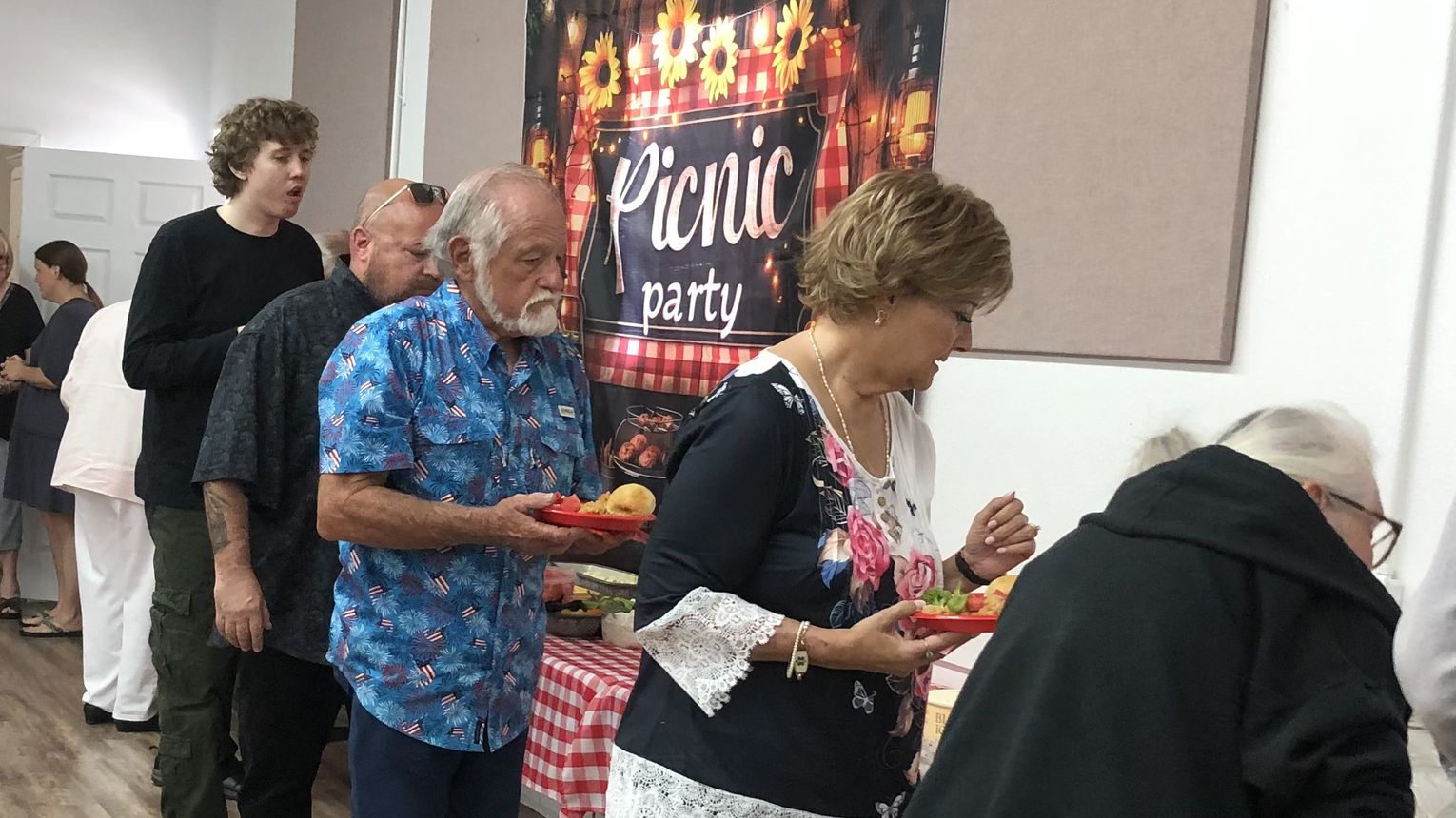 Church Sends Off Pastor With Picnic Party