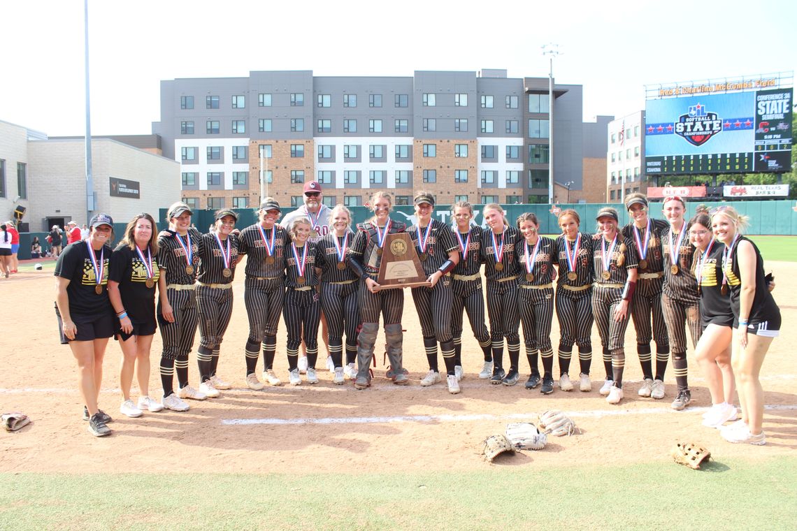 Celebrating State Semi-finalist Lady Bearcats