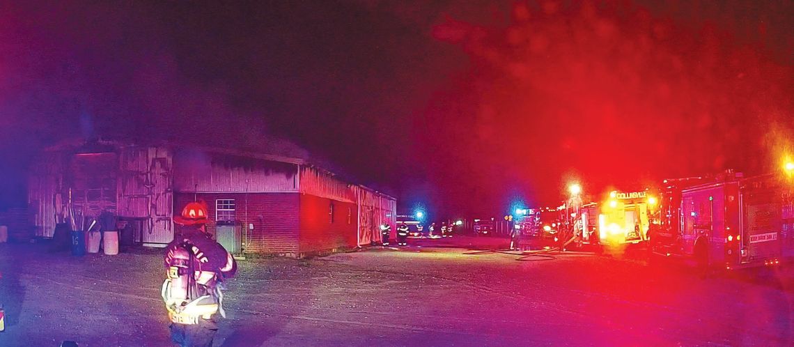 Fire destroys warehouse Fire destroys warehouse
