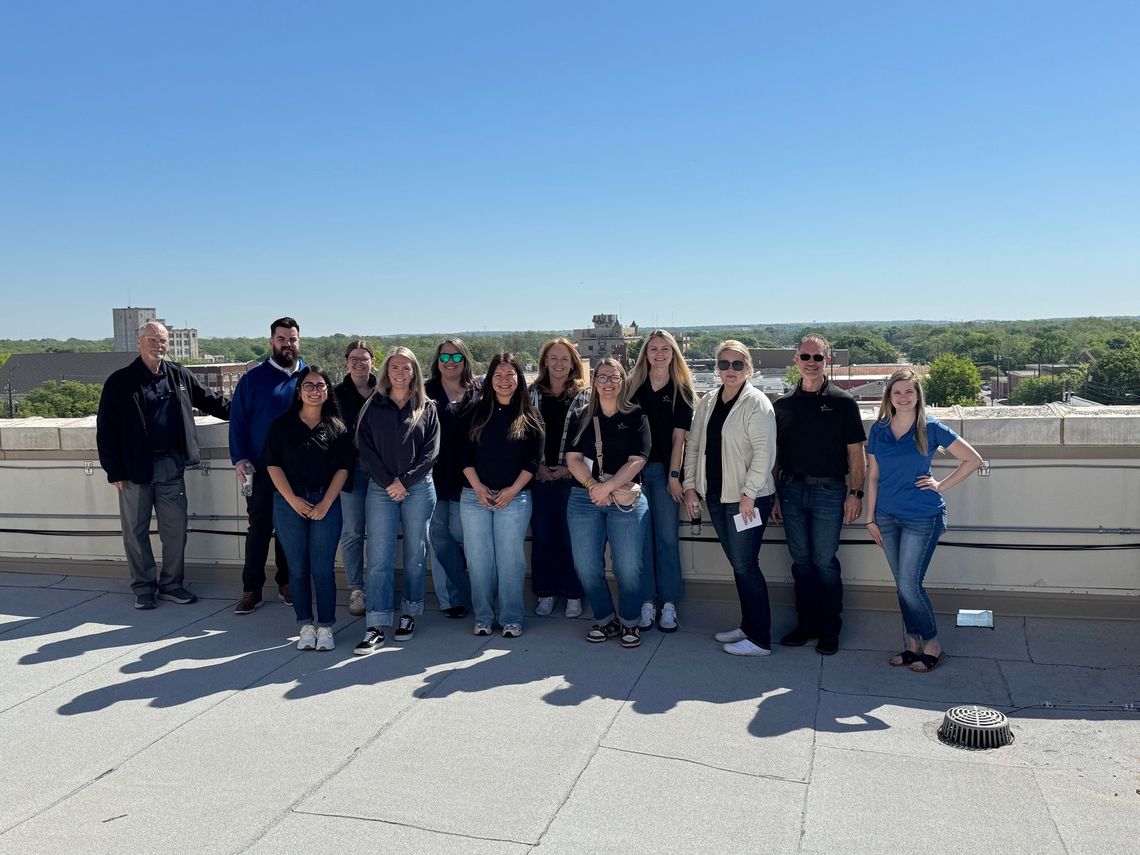 G’ville Chamber Leadership Class completes bench, library project
