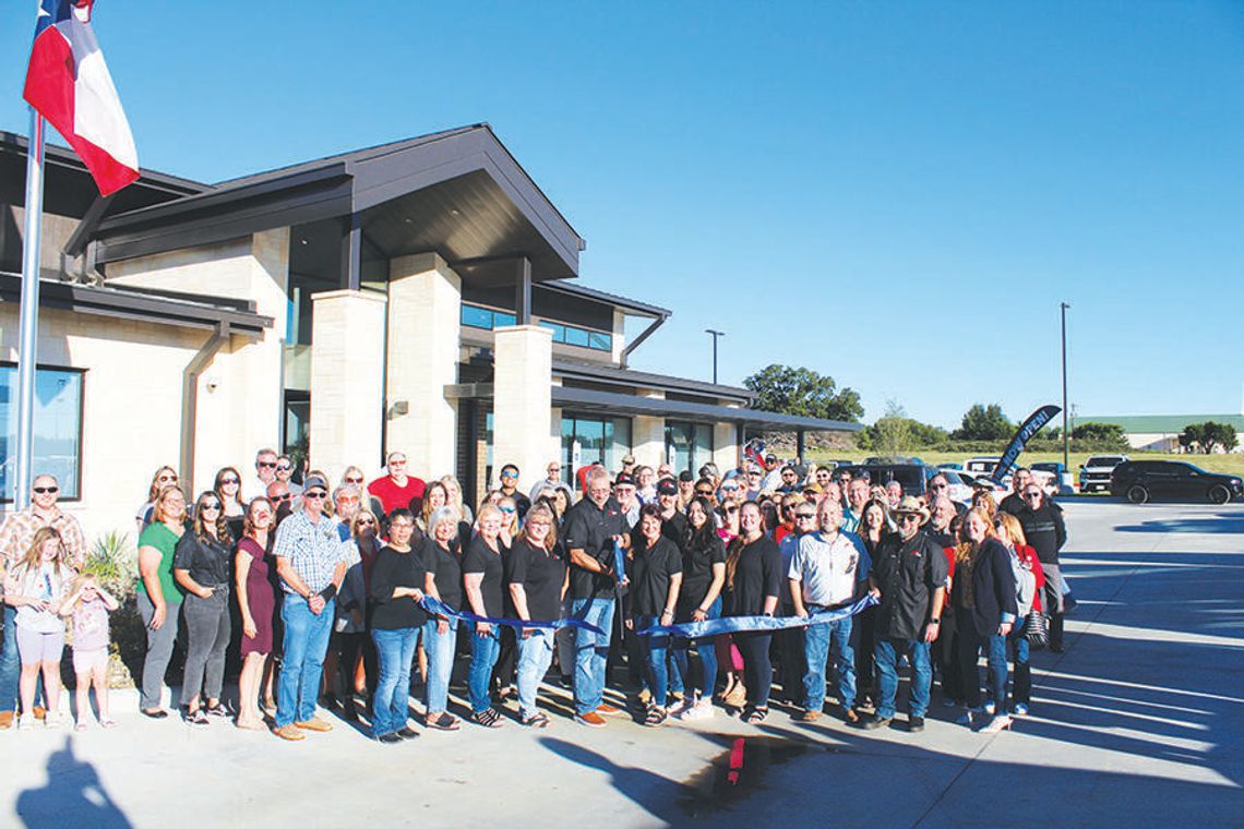 Hundreds attend First State Bank grand opening