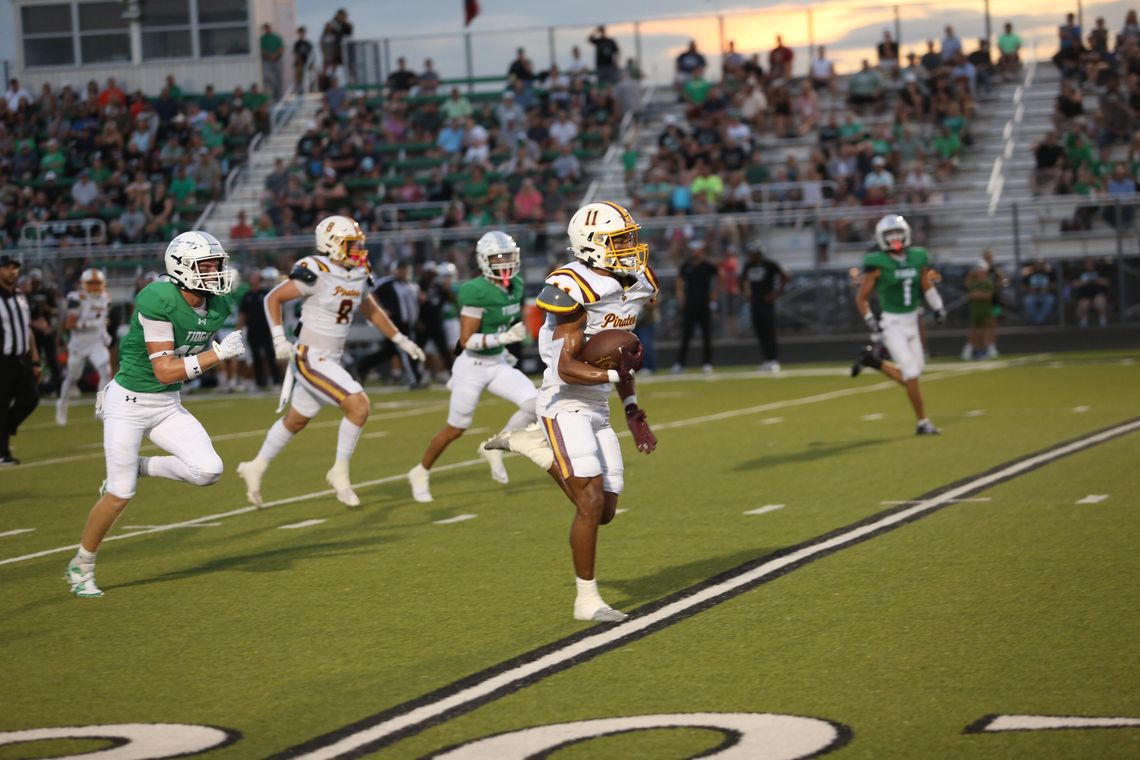 Pirates hope to keep sailing, Bulldogs seek first win Pirates hope to keep sailing, Bulldogs seek first win
