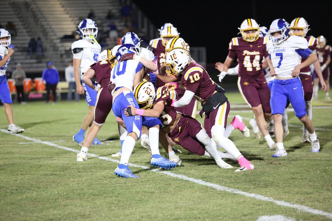 Pirates, Hornets to face off for district lead Pirates, Hornets to face off for district lead