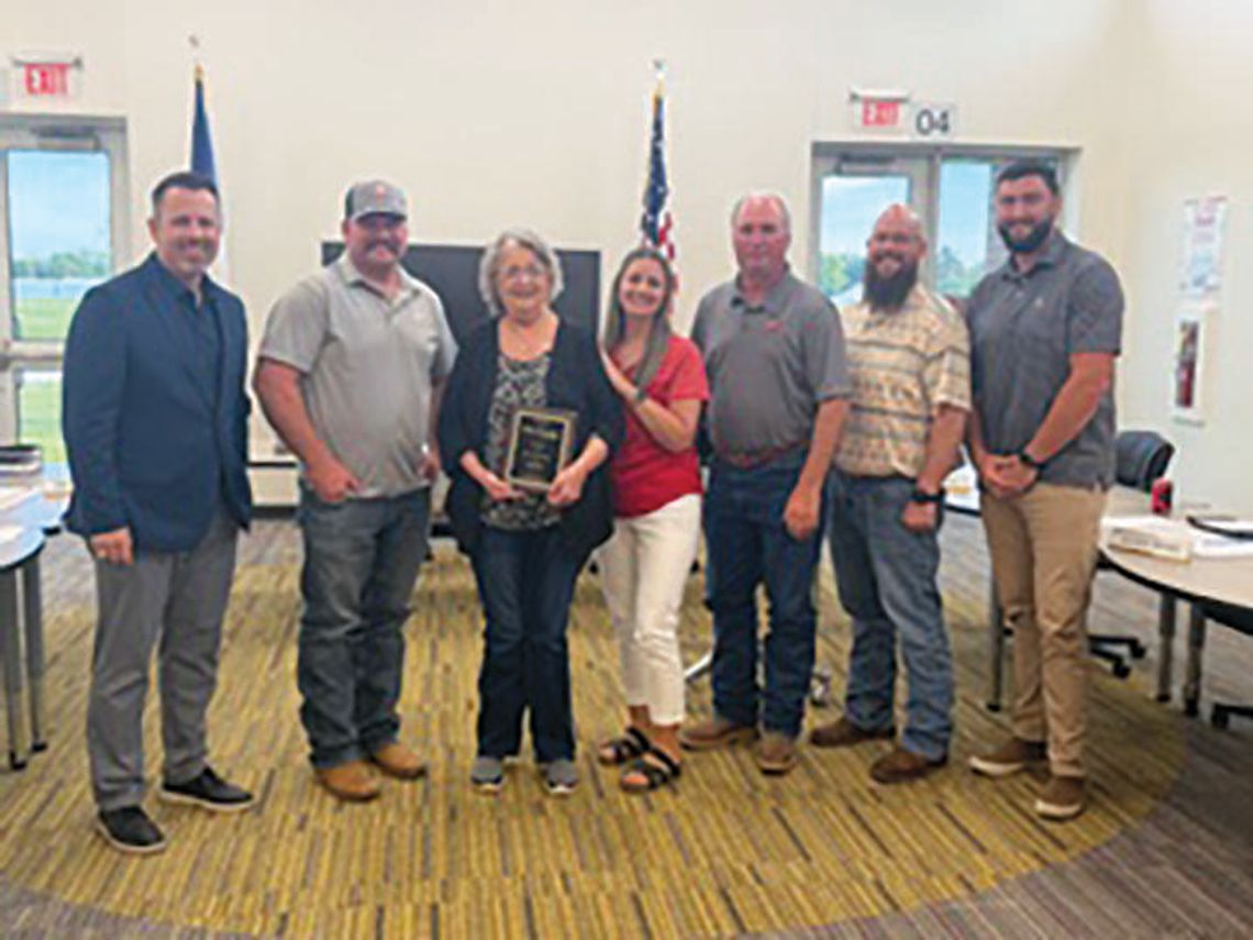 S&S CISD school board trustee Donna Dolezalek retires after 15 years of service