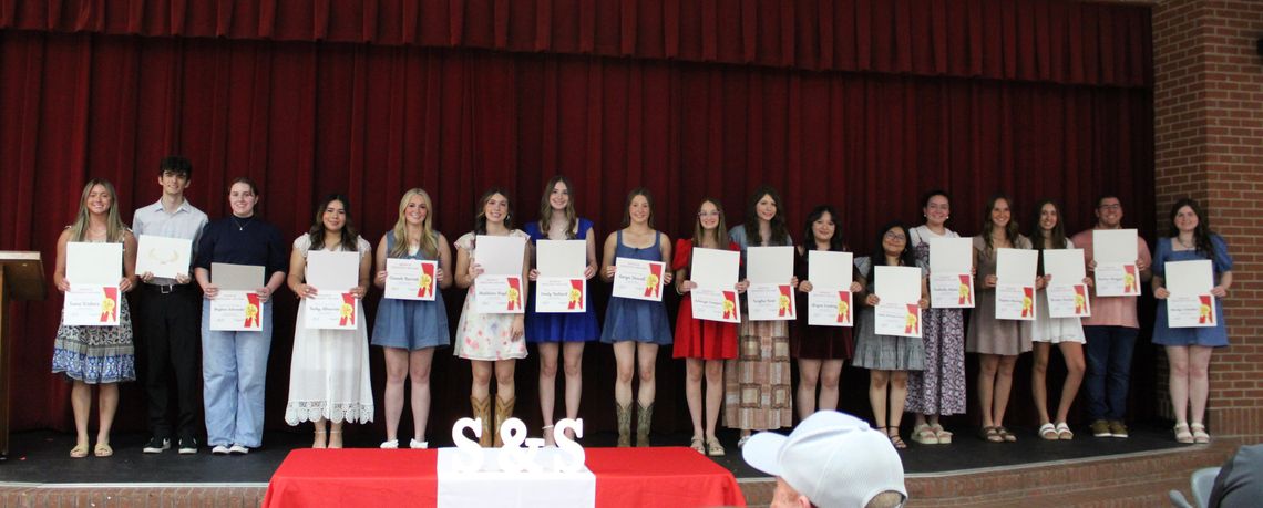 S&S honors banquet recognizes students’ academic achievements S&S honors banquet recognizes students’ academic achievements