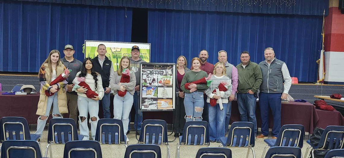 WISD names finalists, winner of Christmas card design contest WISD names finalists, winner of Christmas card design contest